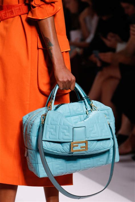 borse fendi nuove collezione 2019|borse fendi in saldo.